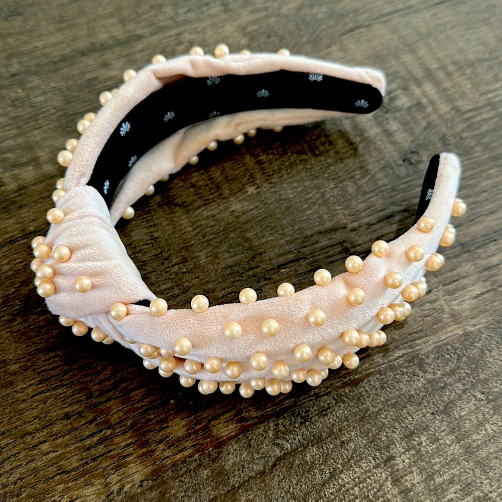 Lele Sadoughi Baby Pink Velvet headband